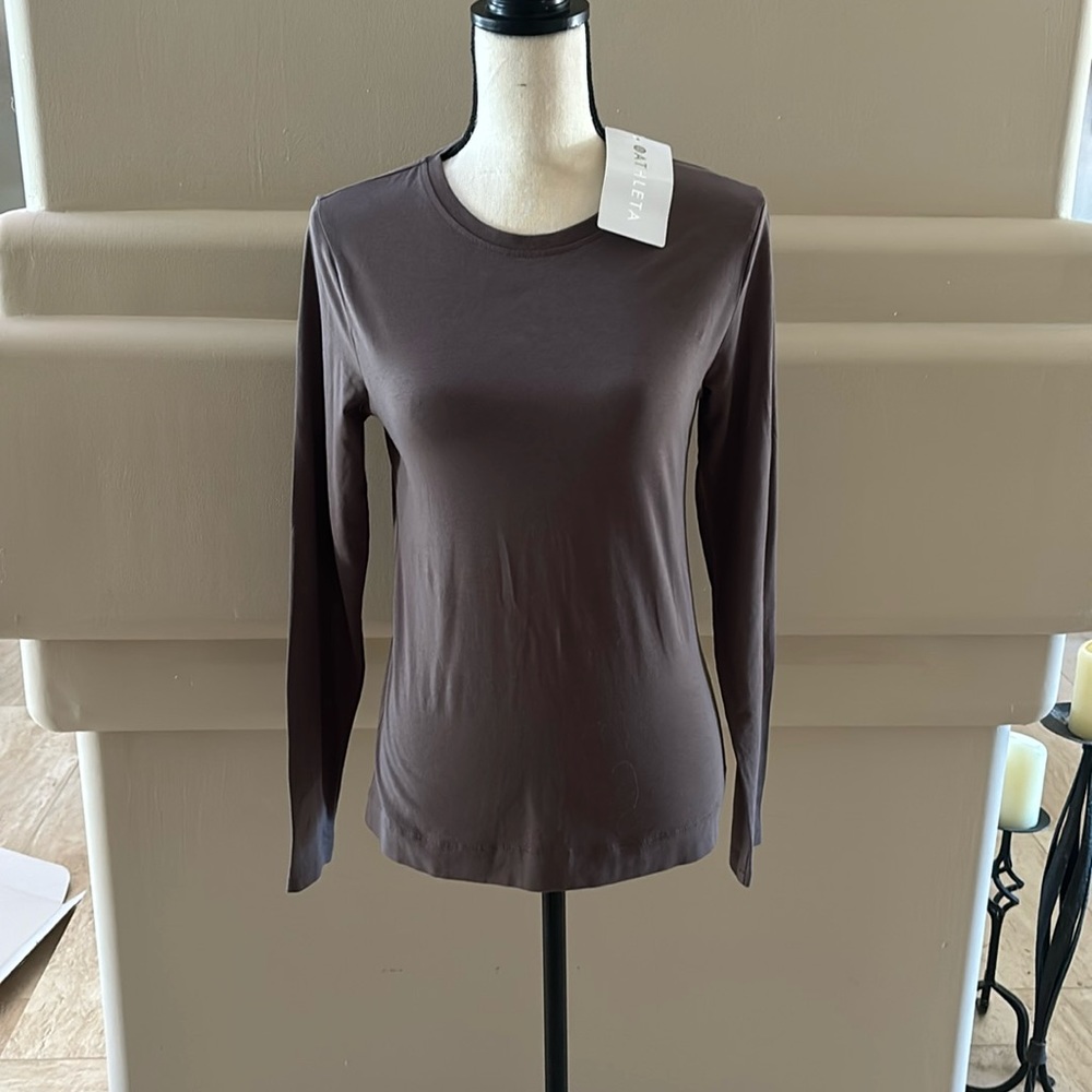 Athleta Outbound Long Sleeve Tee. XS. 85% Supima Cotton. Medium Brown. NWT.